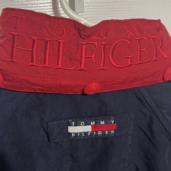 🔥 Vintage TOMMY HILFIGER Hooded Nylon Windbreaker Jacket - EXCELLENT - Men Sz M - Picture 9 of 16